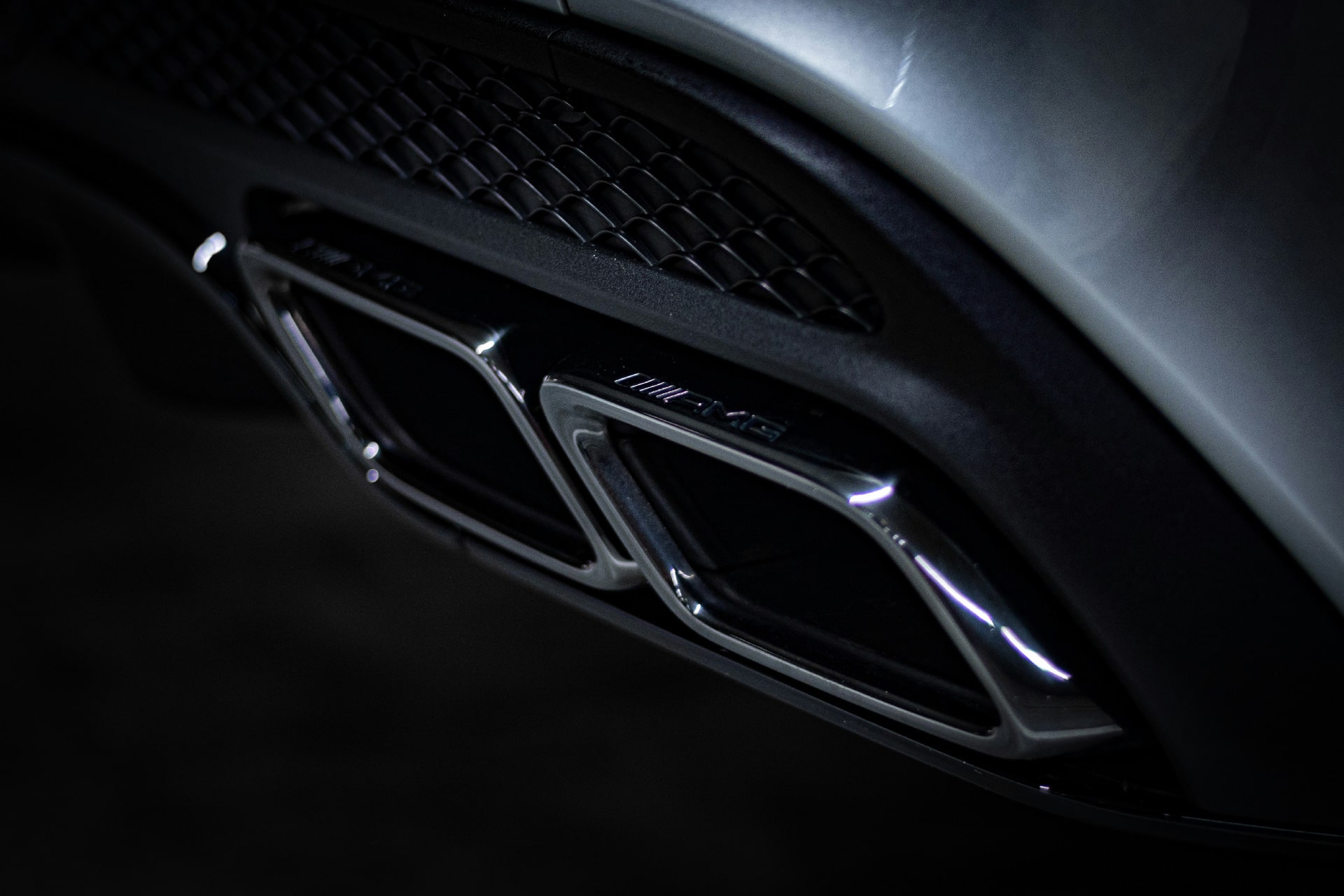 10 car detailing tips for a showroom shine